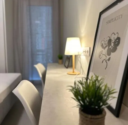 Lovely Apartment By Thesbnb